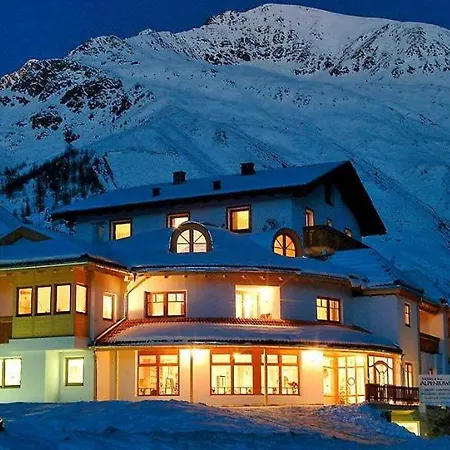 Hotel Alpenjuwel 3*